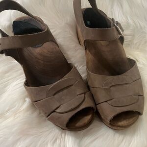 Lotta from Stockholm low peep toe taupe clogs oiled on brown base